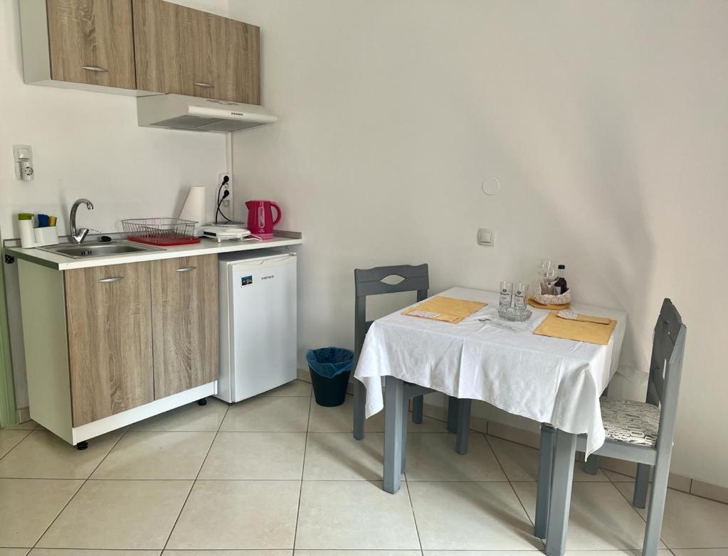 Samos - Kokkari - Eirini'S Studios Экстерьер фото